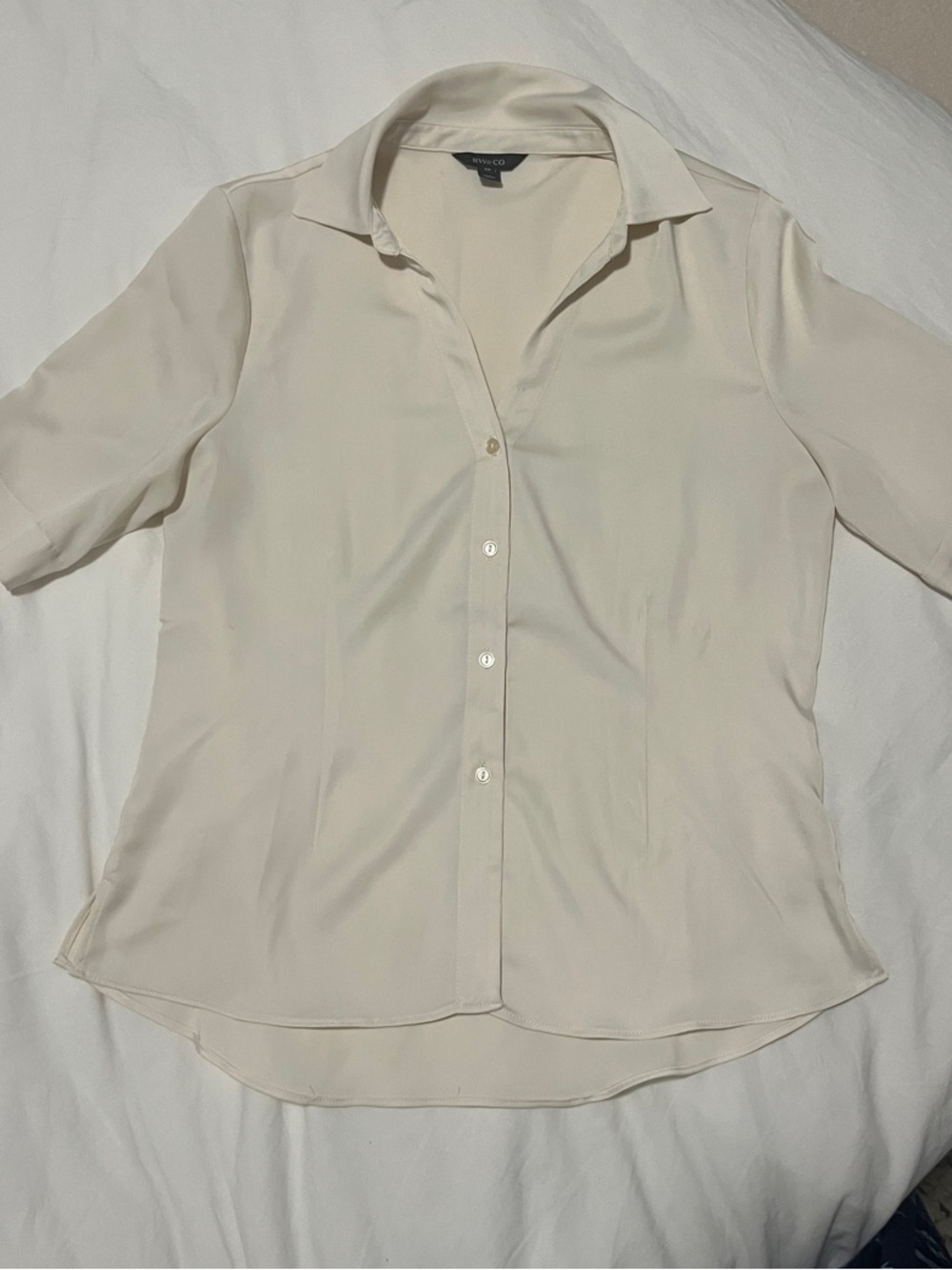 RW&Co Ivory/Cream Satin Short Sleeve Button-Front Blouse (Size Small)